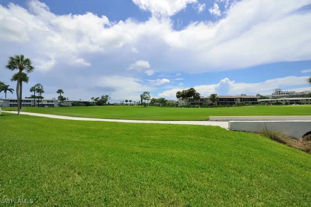 124 Penny Lane Naples FL 34112