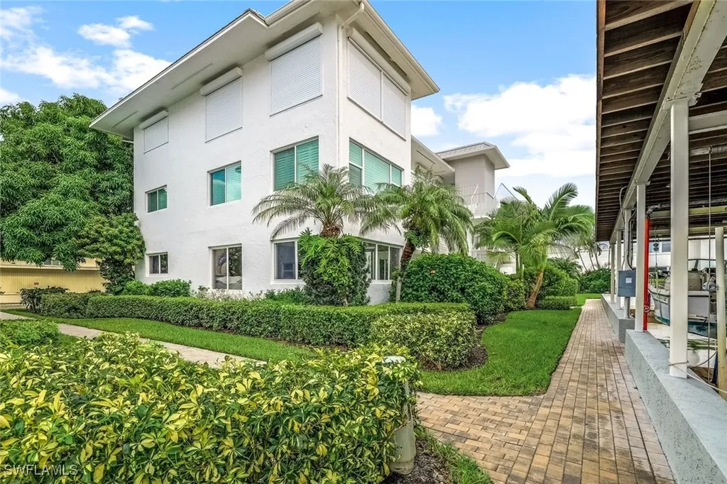 1100 8th Avenue S Naples FL 34102