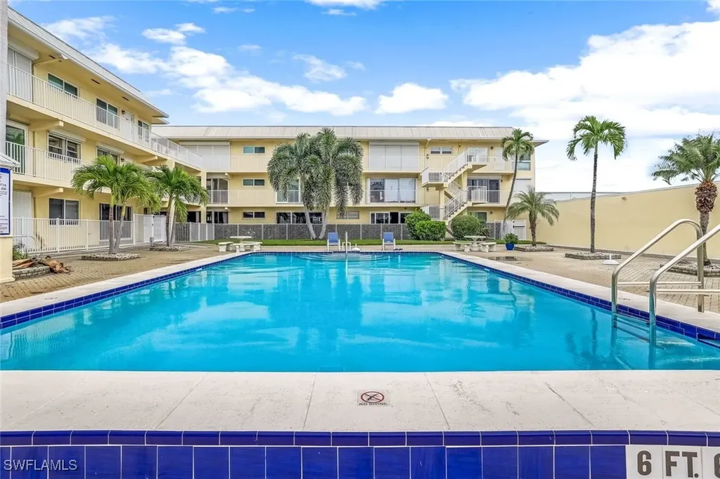 1100 8th Avenue S Naples FL 34102