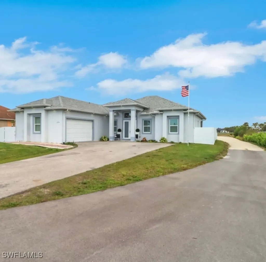 2394 45th Avenue NE Naples FL 34120