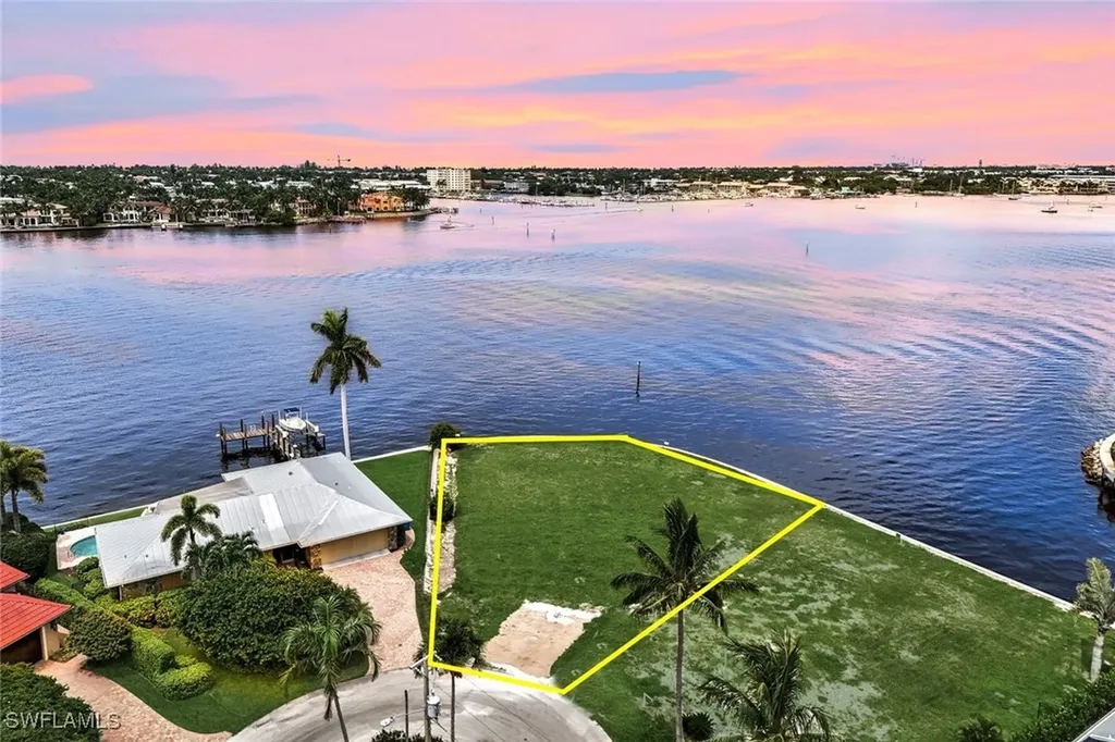 1303 Marlin Drive Naples FL 34102
