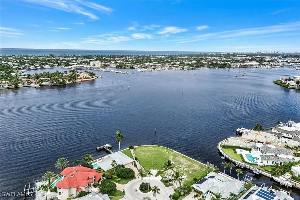 1303 Marlin Drive Naples FL 34102