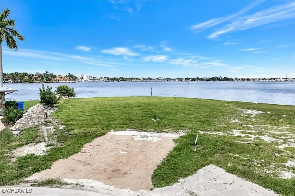 1303 Marlin Drive Naples FL 34102