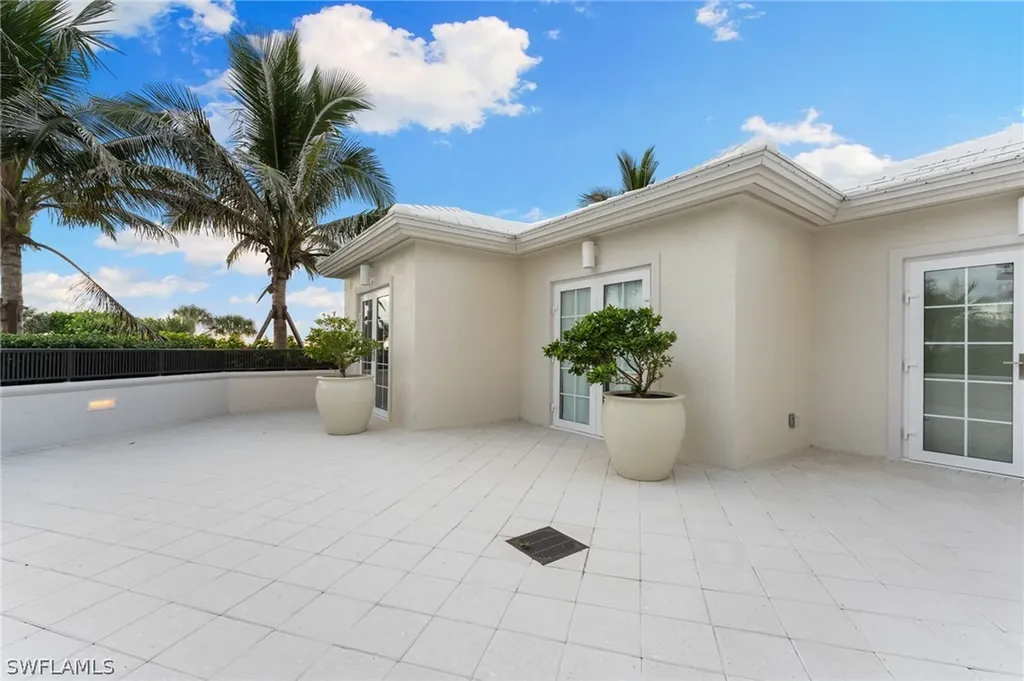 8473 Bay Colony Drive Naples FL 34108