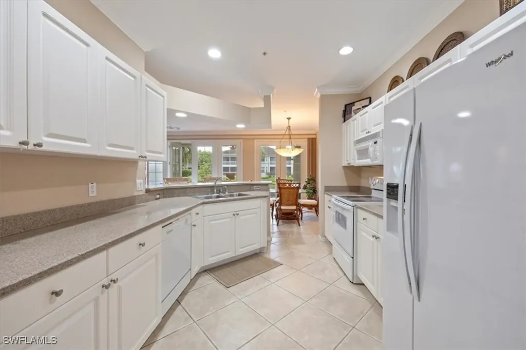 5060 Yacht Harbor Circle Naples FL 34112