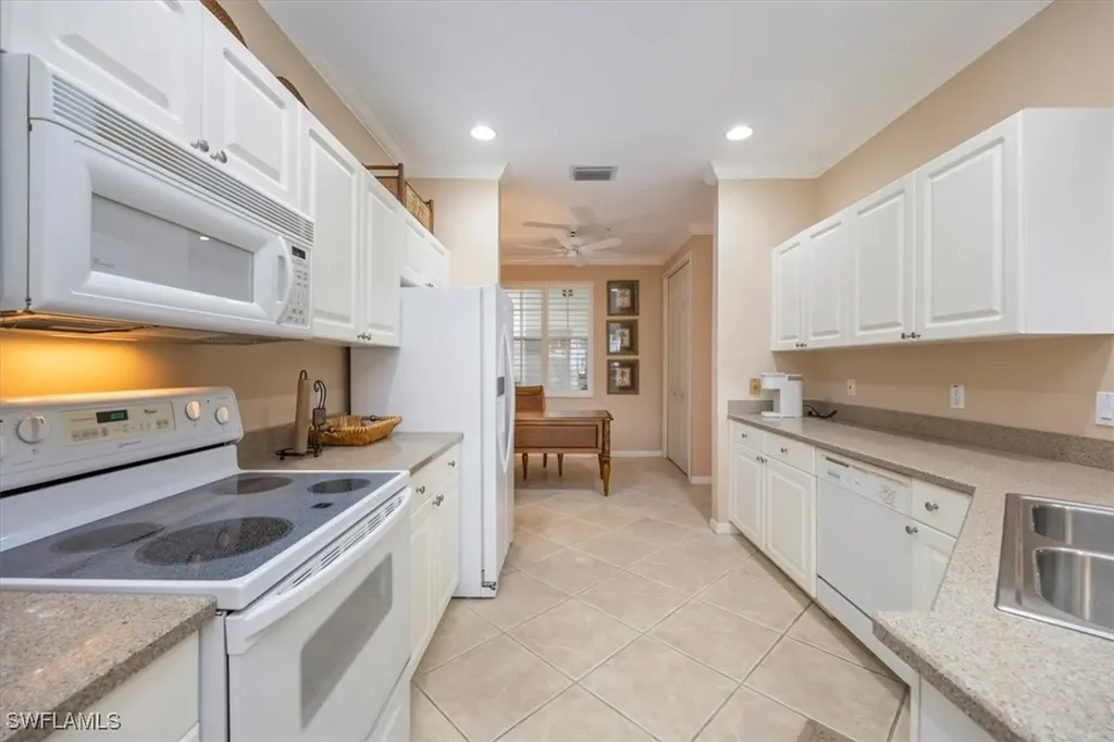 5060 Yacht Harbor Circle Naples FL 34112