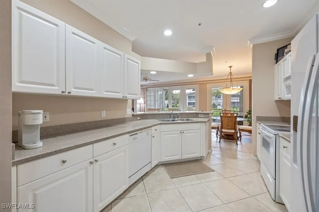 5060 Yacht Harbor Circle Naples FL 34112