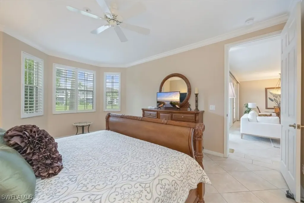 5060 Yacht Harbor Circle Naples FL 34112