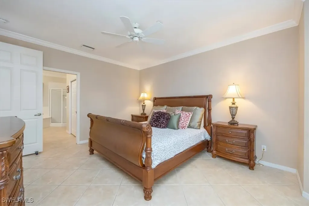 5060 Yacht Harbor Circle Naples FL 34112
