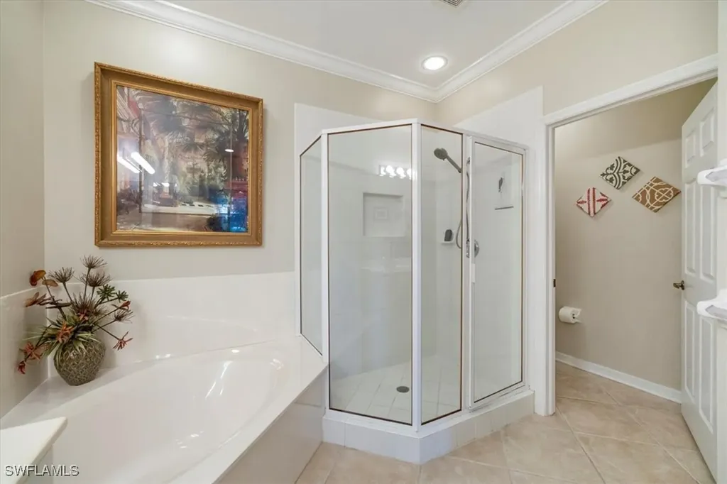 5060 Yacht Harbor Circle Naples FL 34112