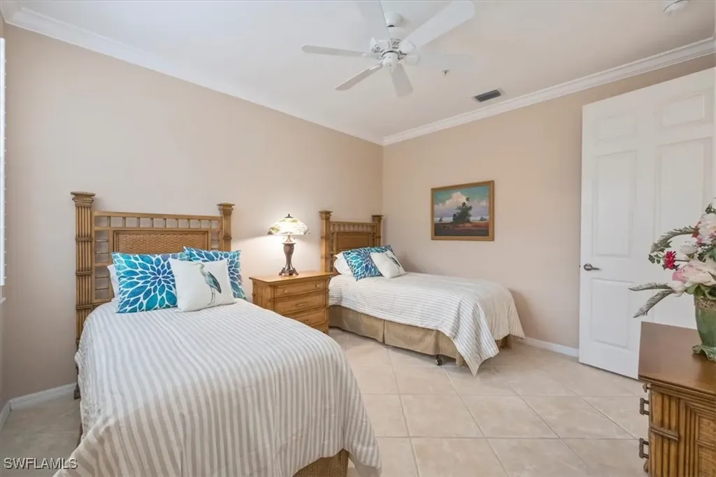 5060 Yacht Harbor Circle Naples FL 34112