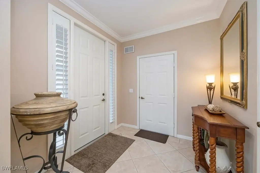 5060 Yacht Harbor Circle Naples FL 34112