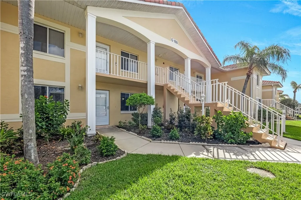 188 Furse Lakes Circle Naples FL 34104