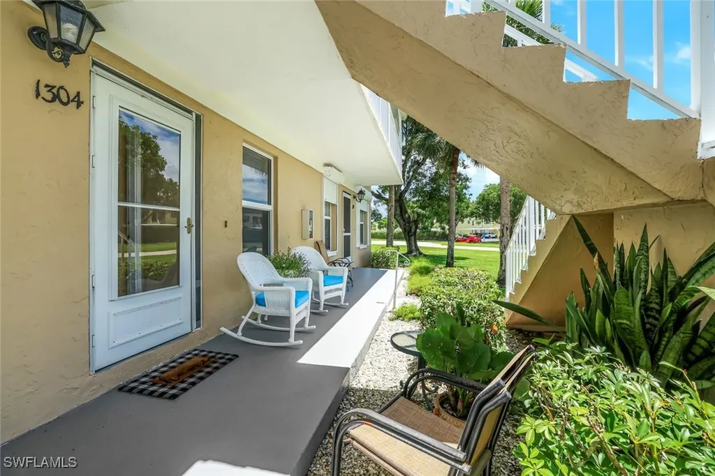 1335 Mainsail Drive Naples FL 34114