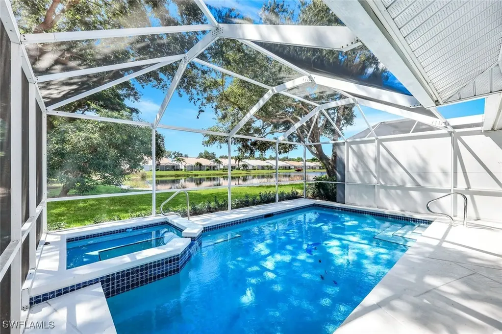 Naples FL, 510 Captn Kate Court, Unit 32
