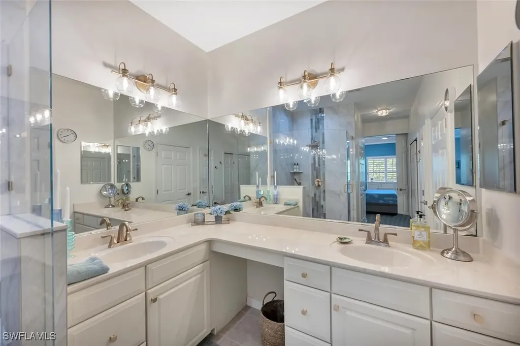 4833 Hampshire Court Naples FL 34112