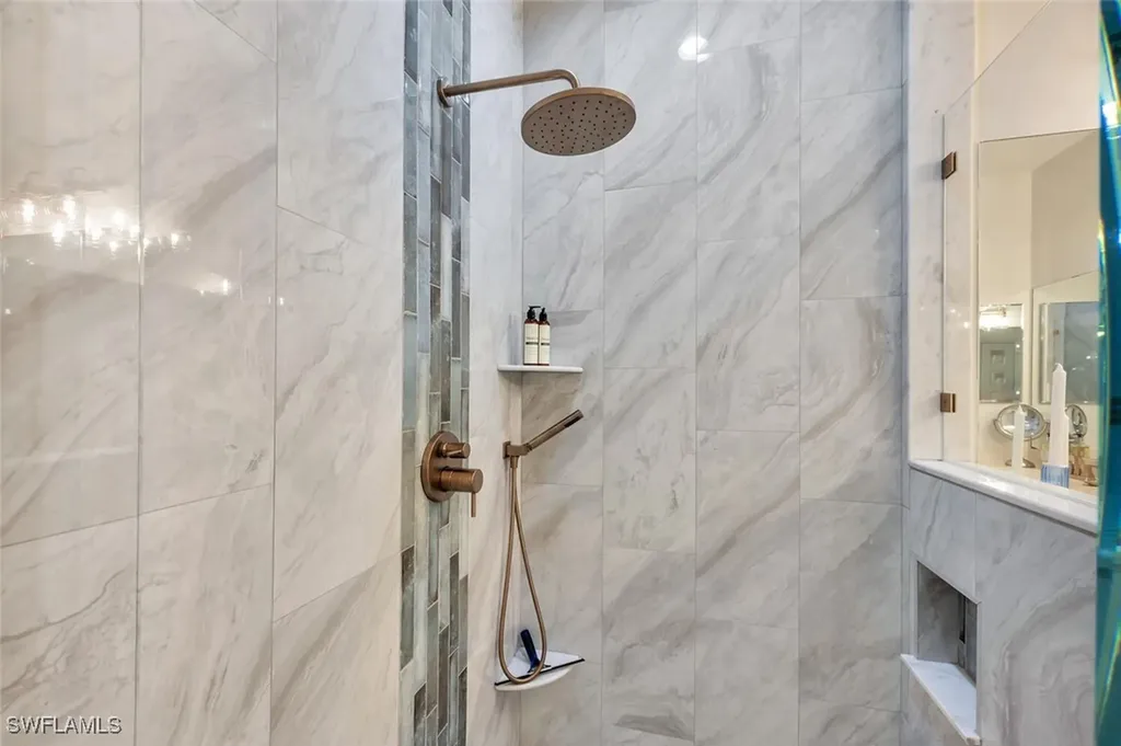 4833 Hampshire Court Naples FL 34112