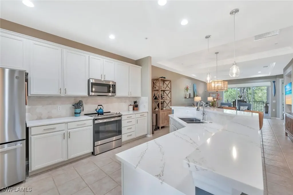 4833 Hampshire Court Naples FL 34112