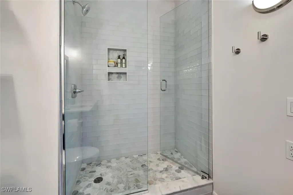 4833 Hampshire Court Naples FL 34112