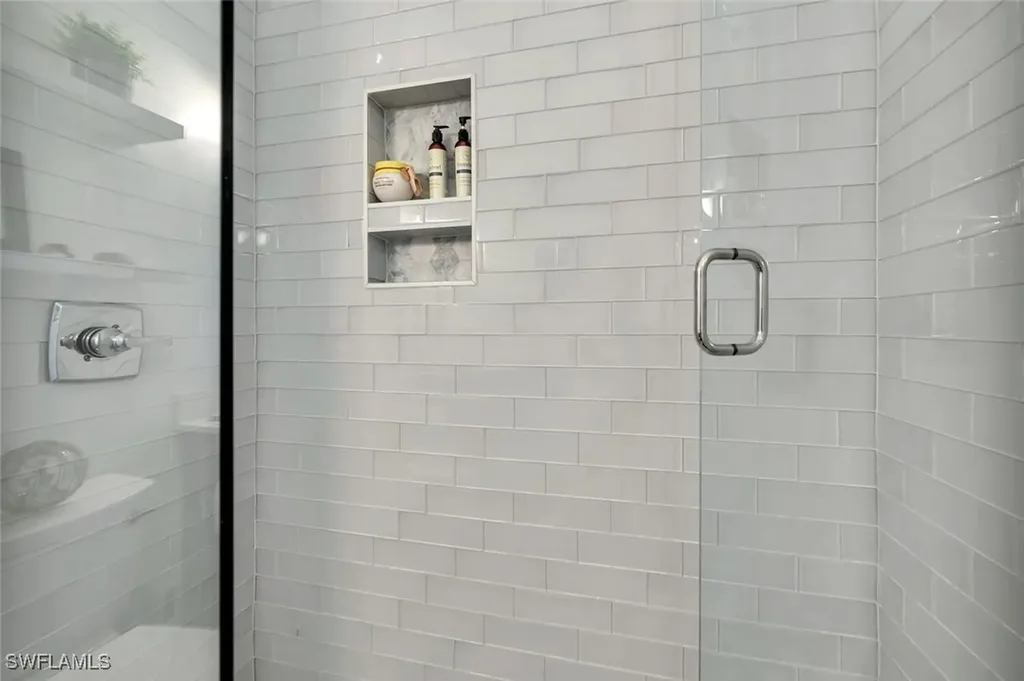 4833 Hampshire Court Naples FL 34112