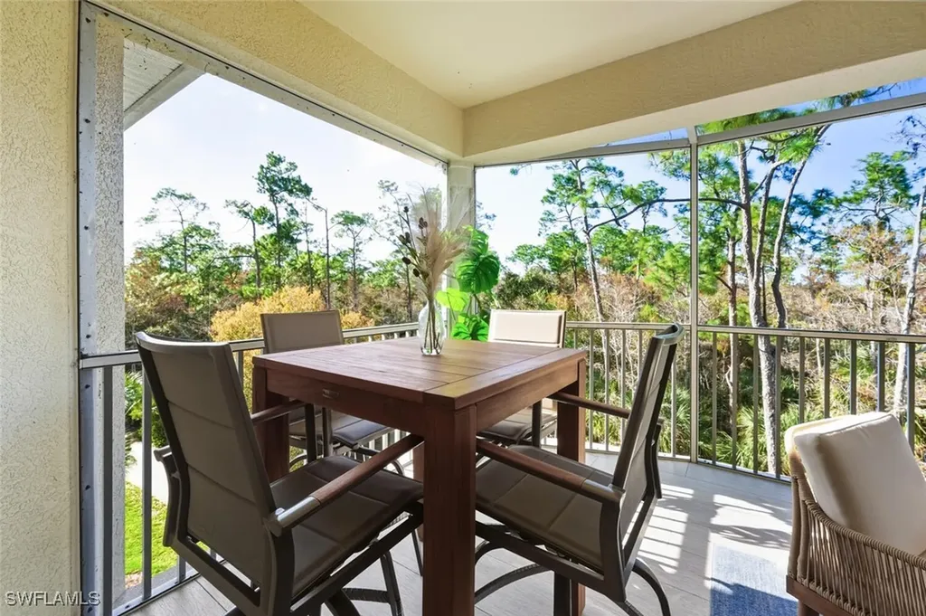 4833 Hampshire Court Naples FL 34112