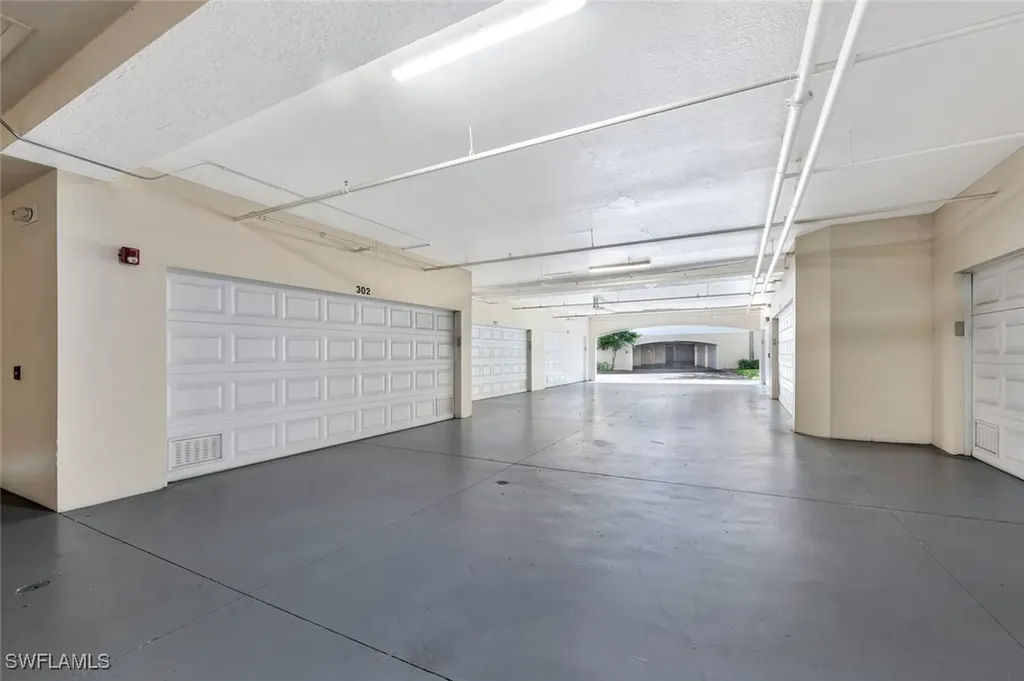 4833 Hampshire Court Naples FL 34112