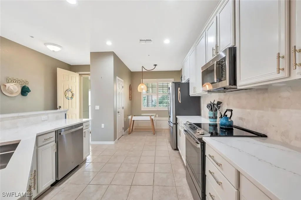 4833 Hampshire Court Naples FL 34112