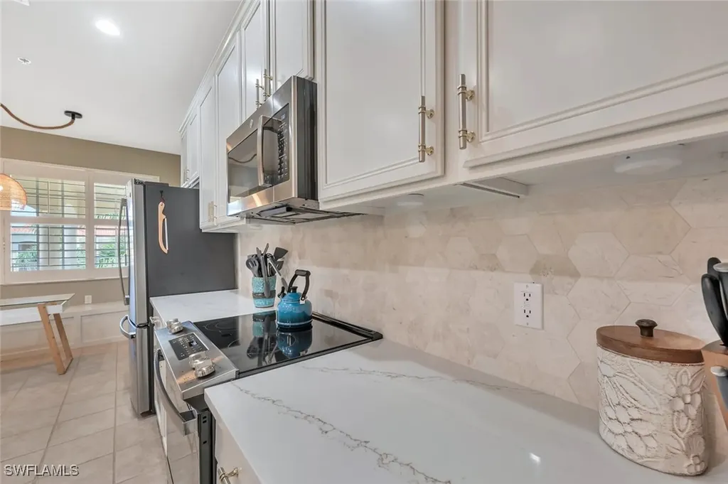 4833 Hampshire Court Naples FL 34112
