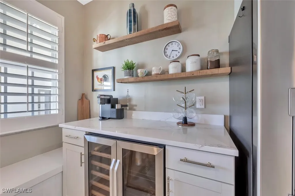 4833 Hampshire Court Naples FL 34112