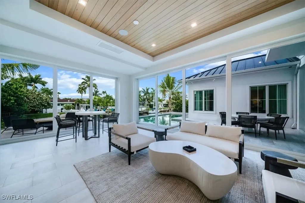 1645 Bonita Court Naples FL 34102