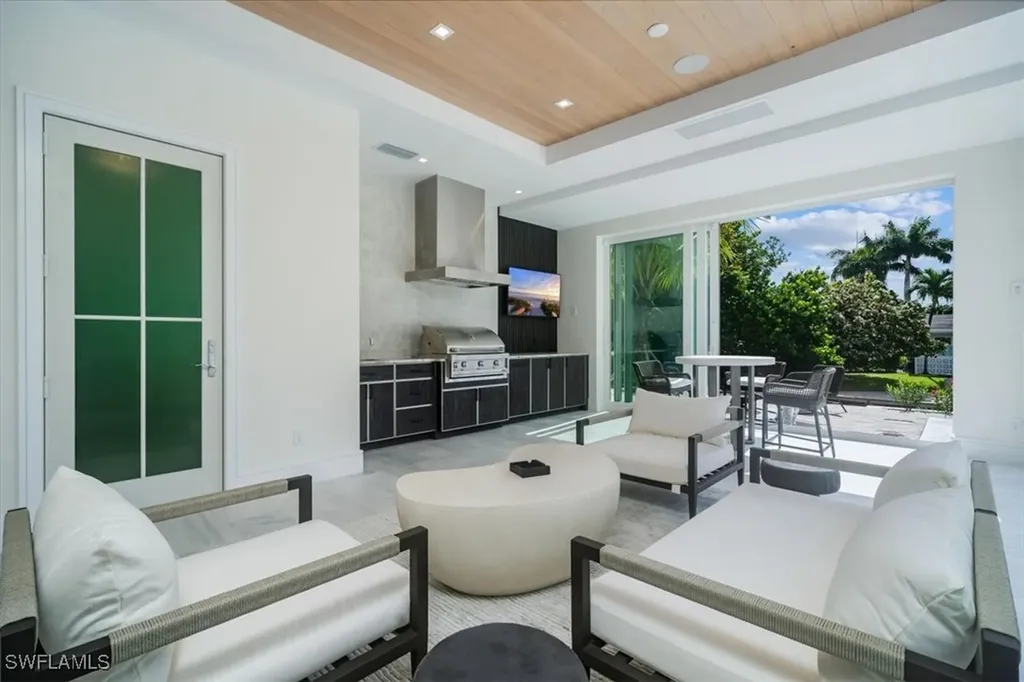 1645 Bonita Court Naples FL 34102