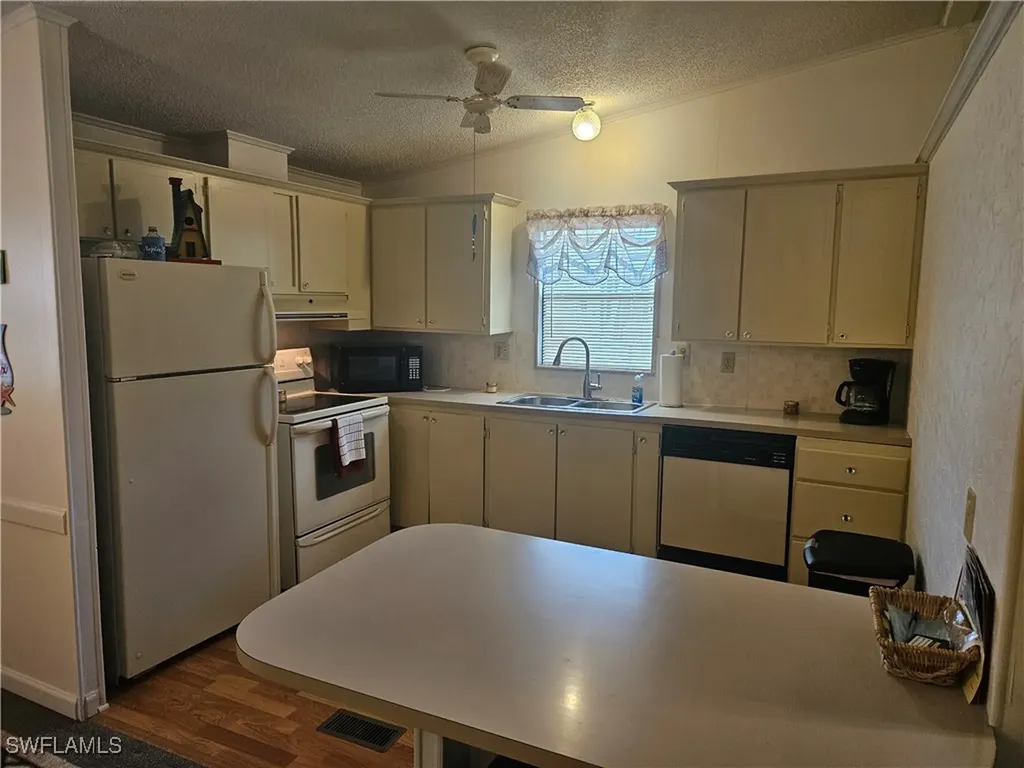 31 Amethyst Avenue Naples FL 34114