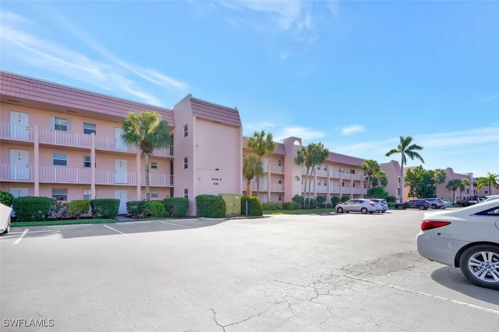 225 Turtle Lake Court Naples FL 34105