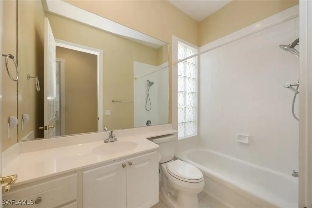 5331 Hawkesbury Way Naples FL 34119