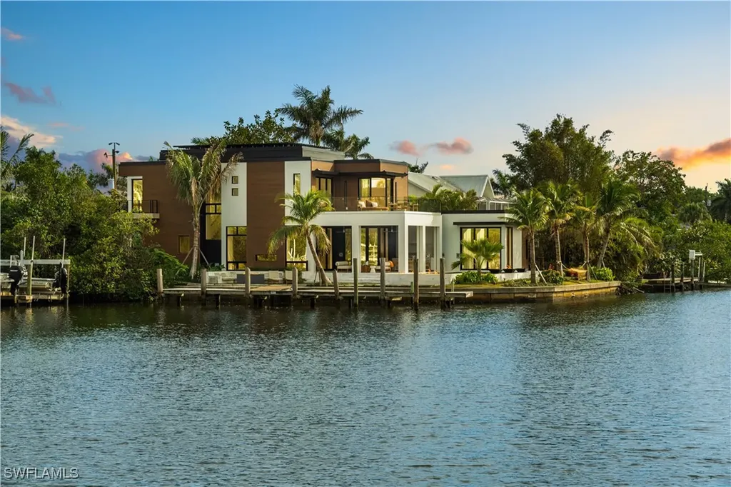 1100 Sandpiper Street Naples FL 34102