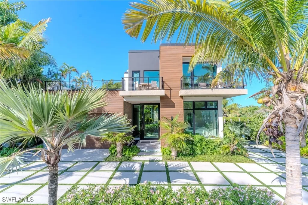 1100 Sandpiper Street Naples FL 34102