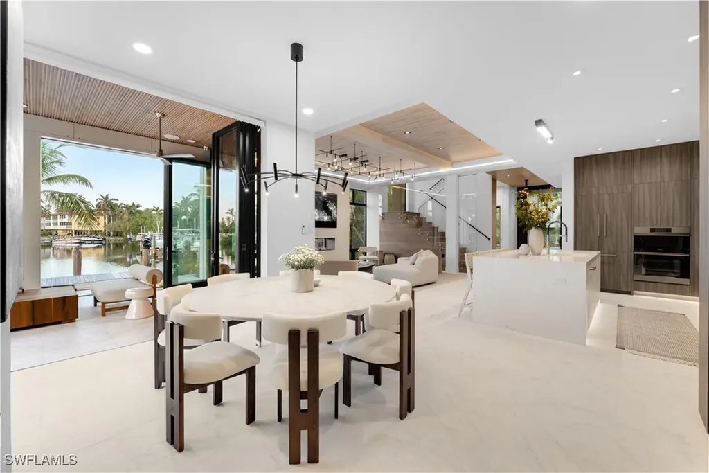 1100 Sandpiper Street Naples FL 34102