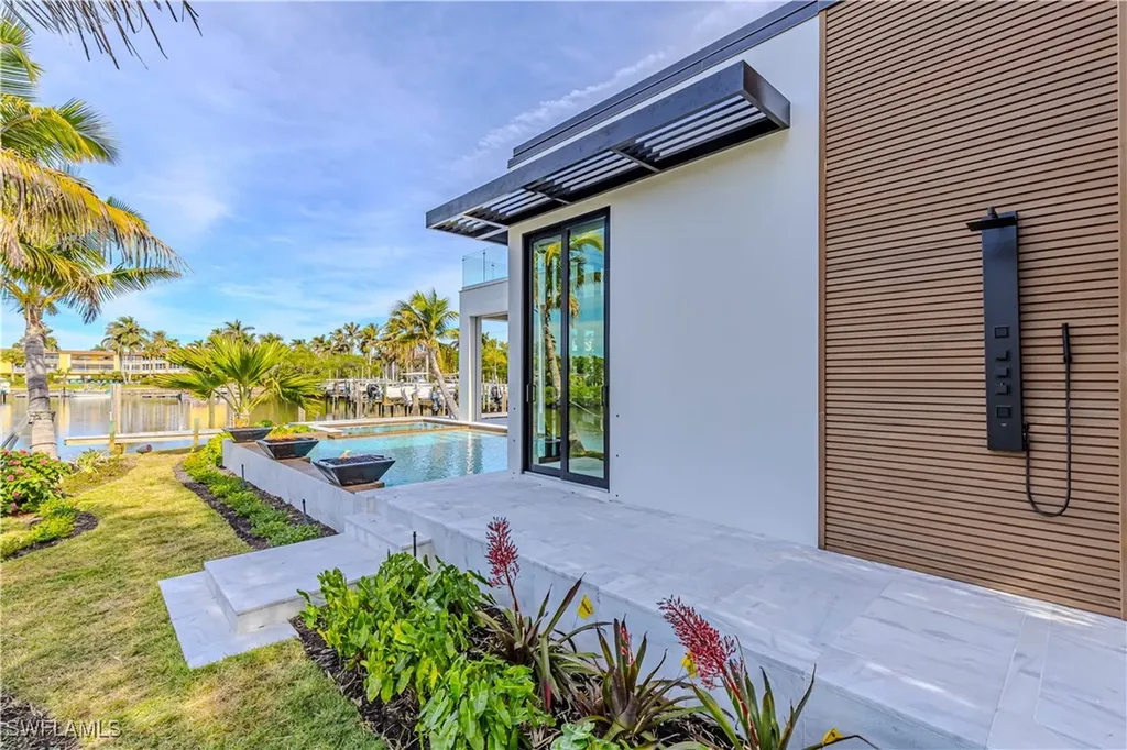 1100 Sandpiper Street Naples FL 34102