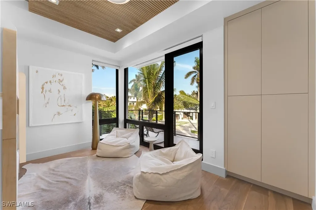 1100 Sandpiper Street Naples FL 34102