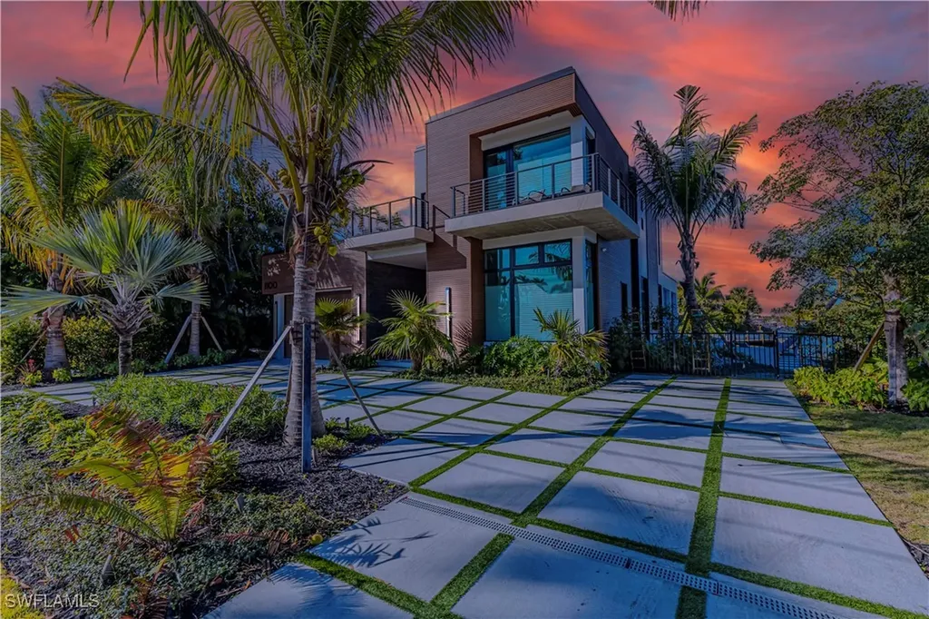 1100 Sandpiper Street Naples FL 34102