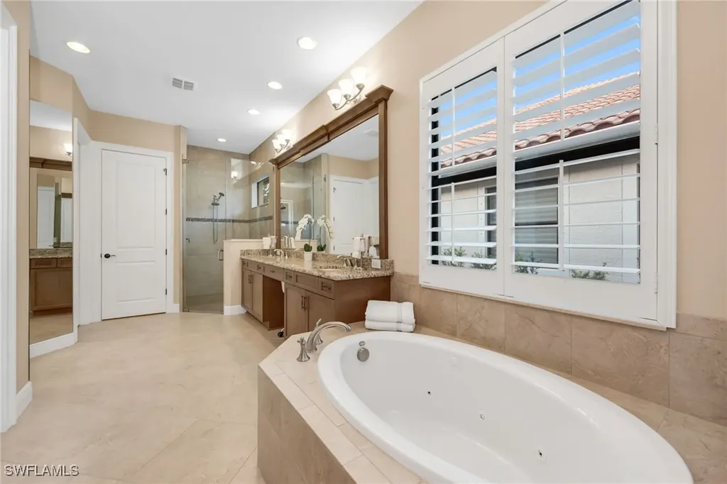12402 Lockford Lane Naples FL 34120