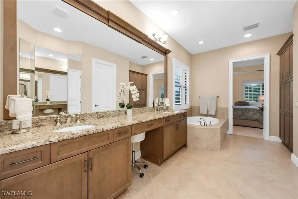 12402 Lockford Lane Naples FL 34120