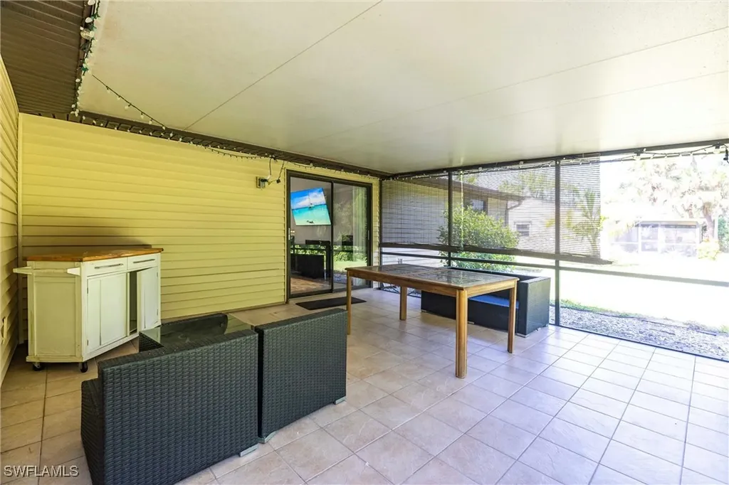 2345 Outrigger Lane Naples FL 34104