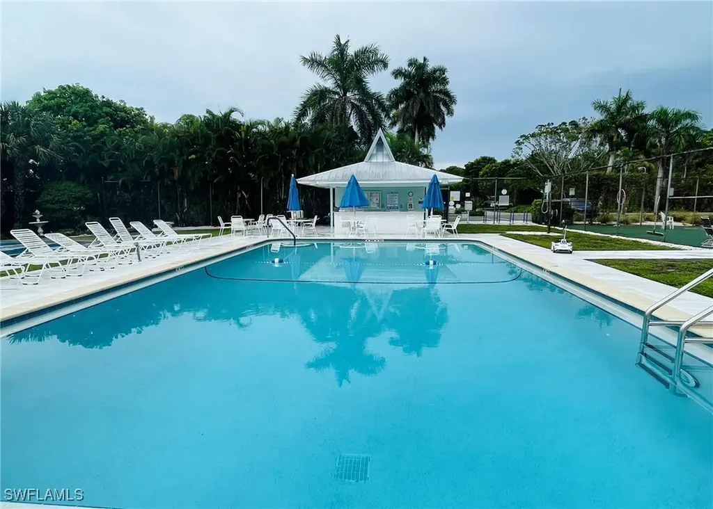 2345 Outrigger Lane Naples FL 34104