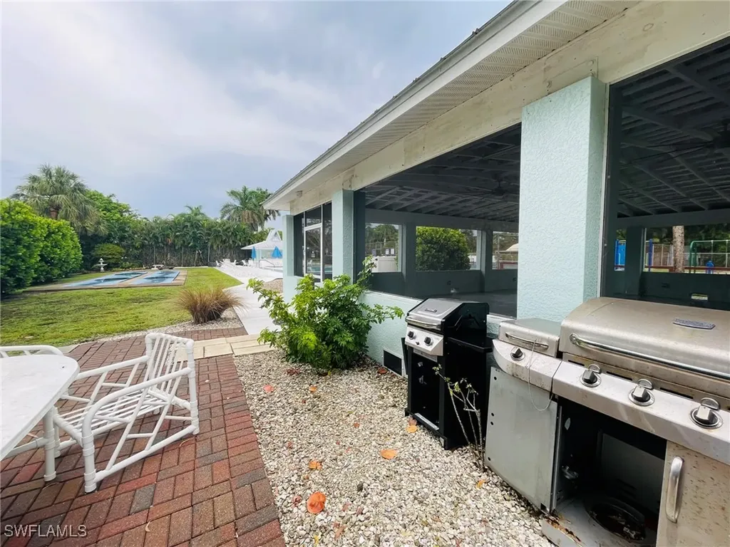 2345 Outrigger Lane Naples FL 34104