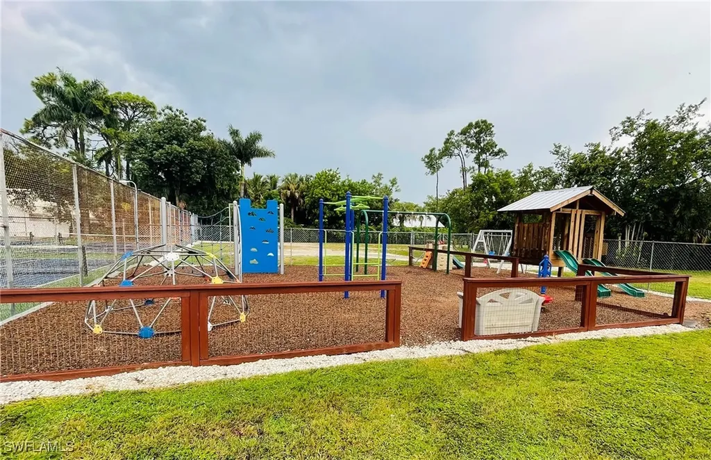 2345 Outrigger Lane Naples FL 34104