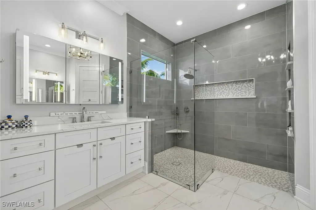 6040 Lucaya Way Naples FL 34113