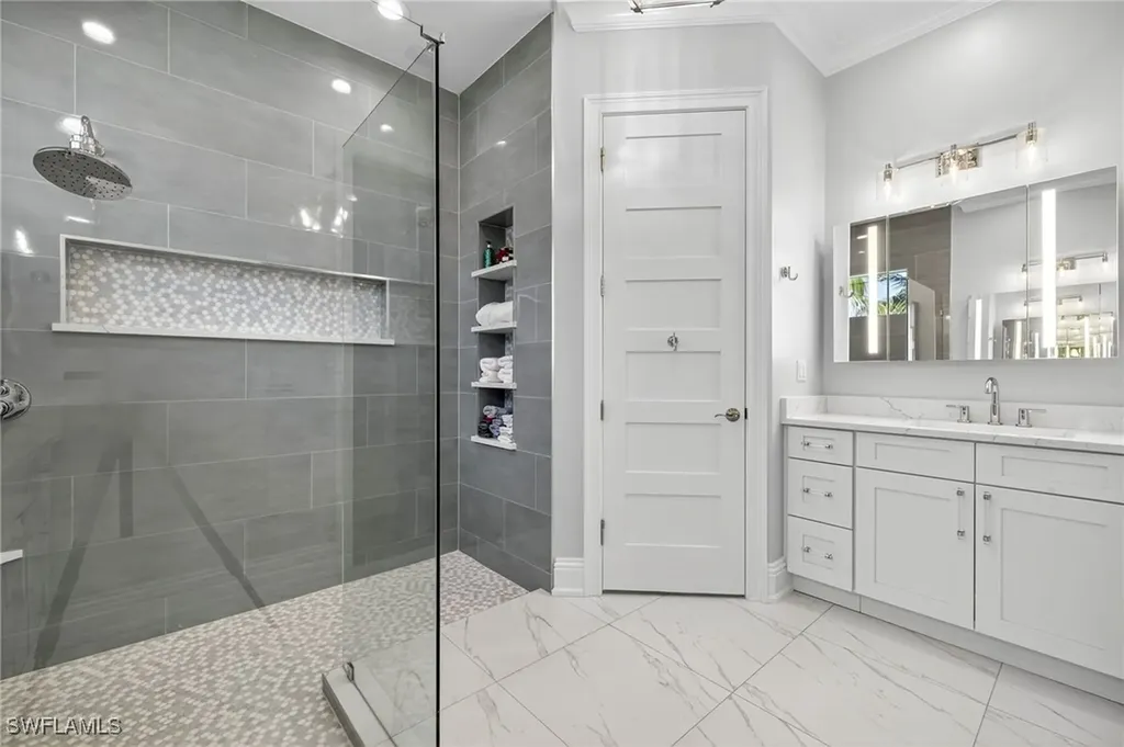 6040 Lucaya Way Naples FL 34113