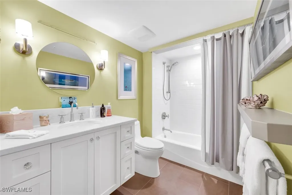 6585 Nicholas Boulevard Naples FL 34108