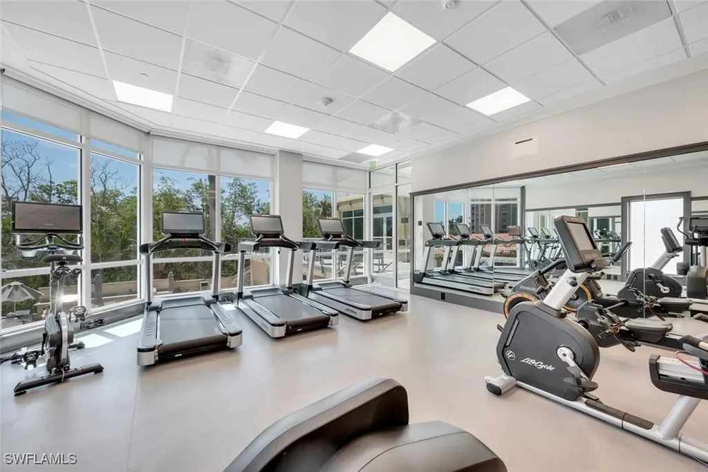 6585 Nicholas Boulevard Naples FL 34108